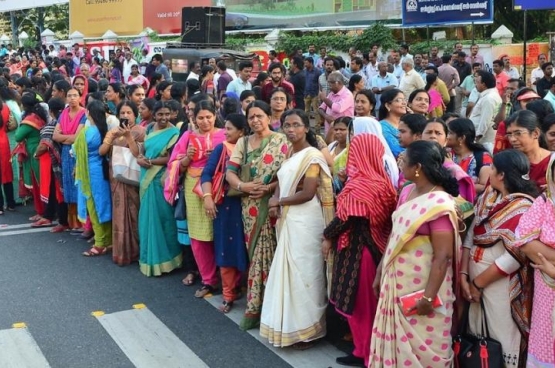 5 miljoen Indiase vrouwen vormen protestmuur 620 kilometer | Solidair