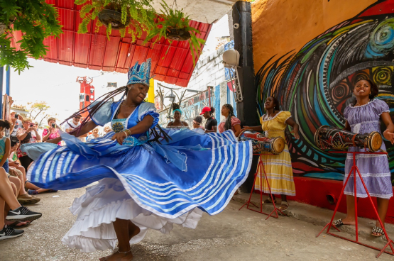 Afrikaanse dansen door Cubaanse danseressen in Havana. (Foto EB Adventure Photography)